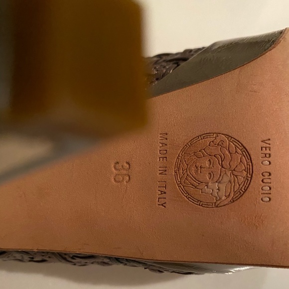 Authentic ⭐Versace Peep Toe Pumps - Picture 8 of 8